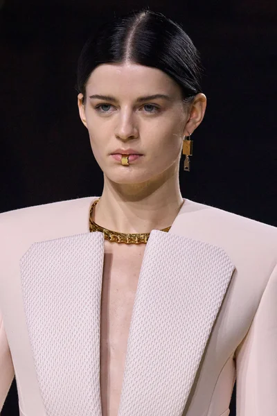 Look 65
